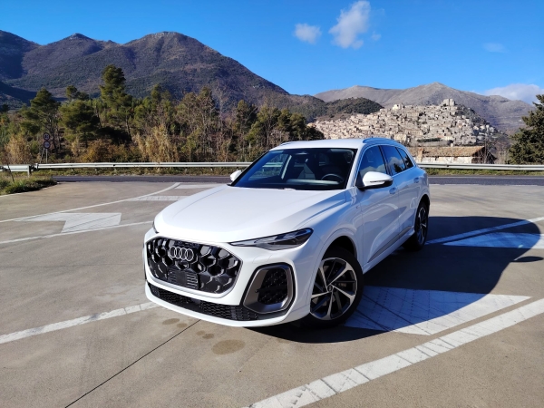 Audi Q5 2.0Tdi 204Cv Mhev Hybrid S-Line Esterno Auto